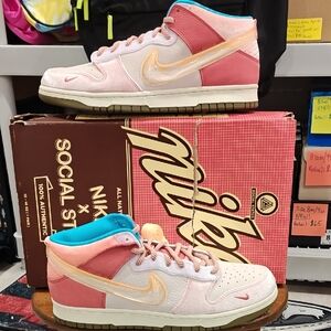 Nike Dunk Mid 'Social Status Free Lunch Strawberry Milk'